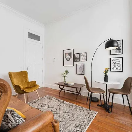 Classic Bonjardim Apartment *